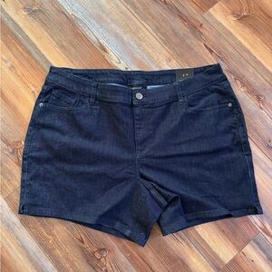 NWT - Lane Bryant, size 16, Women's Denim Shorts
